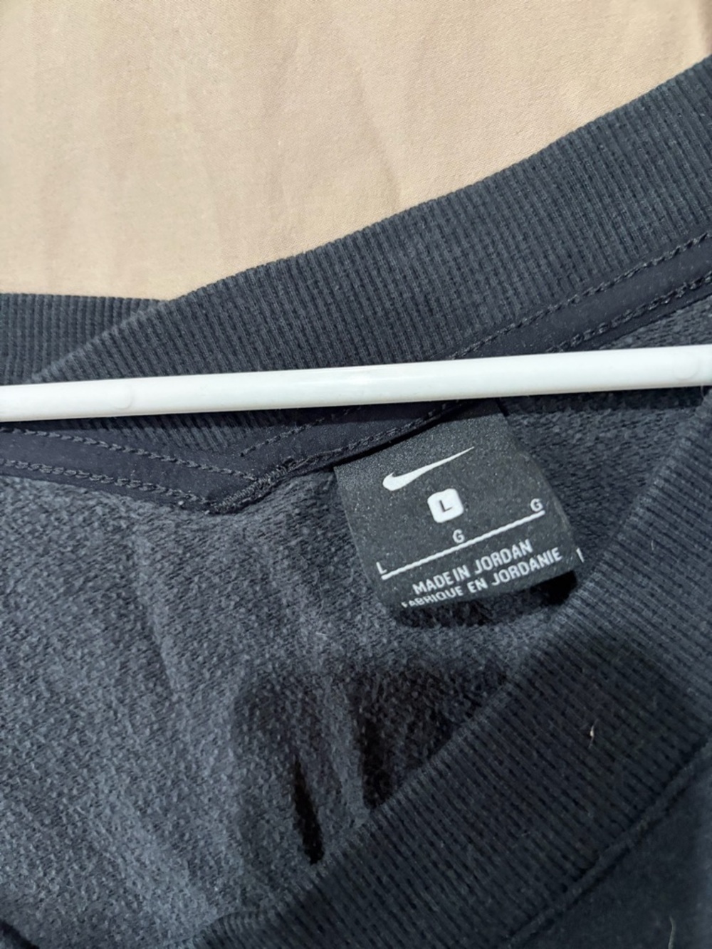 Nikes crewneck - Picture 2 of 3